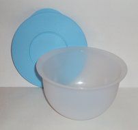 Tupperware Impression 5 Cup Nesting Mixing Bowl White with Blue Seal
