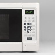 Westinghouse WCM11100W 1000 Watt Counter Top Microwave Oven, 1.1 Cubic Feet, White Cabinet N4
