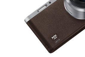 Samsung NX Mini 20.5MP CMOS Smart WiFi &amp; NFC Mirrorless Digital Camera with 9-27mm Lens and 3" Flip Up LCD Touch... N77