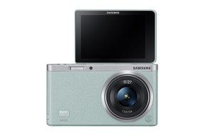 Samsung NX Mini 20.5MP CMOS Smart WiFi &amp; NFC Mirrorless Digital Camera with 9-27mm Lens and 3" Flip Up LCD Touch... N86