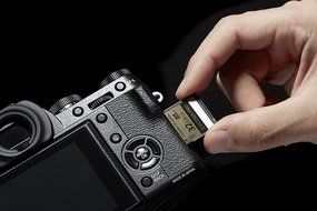 Fujifilm X-T1 16 MP Mirrorless Digital Camera with 3.0-Inch LCD and XF18-135mm F3.5-5.6 R LM OIS WR Kit (Weather... N16