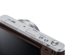 Samsung NX Mini 20.5MP CMOS Smart WiFi &amp; NFC Mirrorless Digital Camera with 9-27mm Lens and 3" Flip Up LCD Touch... N117