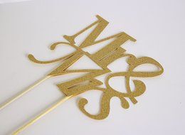 All About Details Gold Mr-&amp;-Mrs Cake Topper