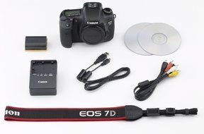 Canon EOS 7D 18 MP CMOS Digital SLR Camera with 28-135mm f/3.5-5.6 IS USM Lens (discontinued by manufacturer) N20