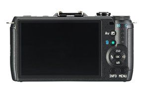 Pentax Q7 12.4MP Mirrorless Digital Camera with 3-Inch LCD - Body Only (Yellow) (OLD MODEL) N20