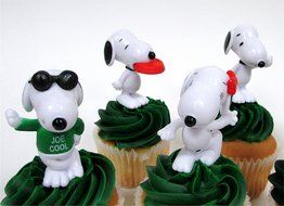 Peanuts Charlie Brown Joe Cool - SNOOPY - 10 Piece Birthday CUPCAKE Topper Set N2