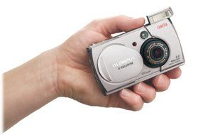 Olympus Camedia D-520 2MP Digital Camera w/ 3x Optical Zoom N4