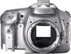 Canon EOS 7D 18 MP CMOS Digital SLR Camera with 28-135mm f/3.5-5.6 IS USM Lens (discontinued by manufacturer) N35