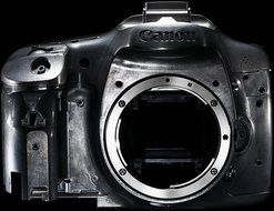 Canon EOS 7D 18 MP CMOS Digital SLR Camera with 28-135mm f/3.5-5.6 IS USM Lens (discontinued by manufacturer) N36