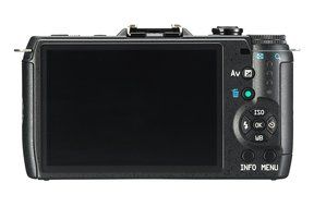 Pentax Q7 12.4MP Mirrorless Digital Camera with 3-Inch LCD - Body Only (Yellow) (OLD MODEL) N23