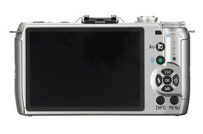 Pentax Q7 12.4MP Mirrorless Digital Camera with 3-Inch LCD - Body Only (Yellow) (OLD MODEL) N26