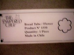 The Pampered Chef Scalloped Bread Tube -- Flower Design-- Molde Tubular -- Festoneado