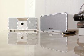 Dashbon Flicks Mobile Cordless Boombox Projector Model 280WH N11