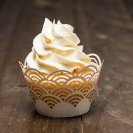 Bride Cupcake Wrappers x 100pcs in shimmering ivory white. 22 different wraps to make your wedding or birthday...