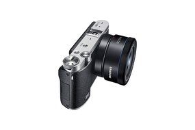 Samsung NX3000 Wireless Smart 20.3MP Mirrorless Digital Camera with 16-50mm OIS Power Zoom Lens and Flash (Black) N19