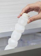 850ml Glass Cooling Ice/Fruit Tube Pitcher / Drip-Free Carafe with Automatic Flip-Top Lid / Non-Diluting Cooling...