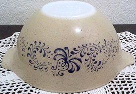 Vintage Pyrex Homestead 750 Ml Cinderella Bowl