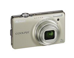 Nikon Coolpix S6000 14.2 MP Digital Camera with 7x Optical Vibration Reduction (VR) Zoom and 2.7-Inch LCD (Silver) N15