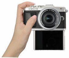 Olympus E-PL7 16MP Mirrorless Digital Camera with 3-Inch LCD with 14-42mm IIR Lens (Black) N9