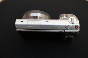 Sony NEX-5N 16.1 MP Compact Interchangeable Lens Camera with Touchscreen - Body Only (Silver) N2