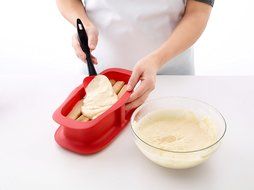 Lekue Baking Loaf Spring Form Pan, 9.5", Red N5