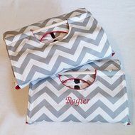 Gray Chevron 9x13 Dish Tote, FREE Shipping, Can be Personalized Silver and White ZigZag Stripe N2