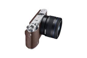 Samsung NX3000 Wireless Smart 20.3MP Mirrorless Digital Camera with 16-50mm OIS Power Zoom Lens and Flash (Black) N80