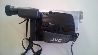 JVC GRDVL805U MiniDV Digital Camcorder with Built-in Digital Still Mode (Discontinued by Manufacturer) N5