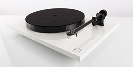 REGA PLANAR P1 TURNTABLE WITH CARTRIDGE - WHITE