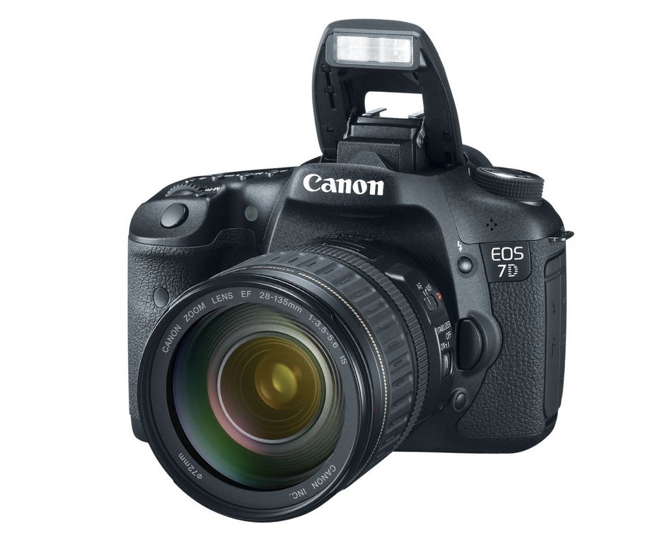 Canon EOS 7D 18 MP CMOS Digital SLR Camera with 28-135mm f/3.5-5.6 IS USM Lens (discontinued by manufacturer) N9