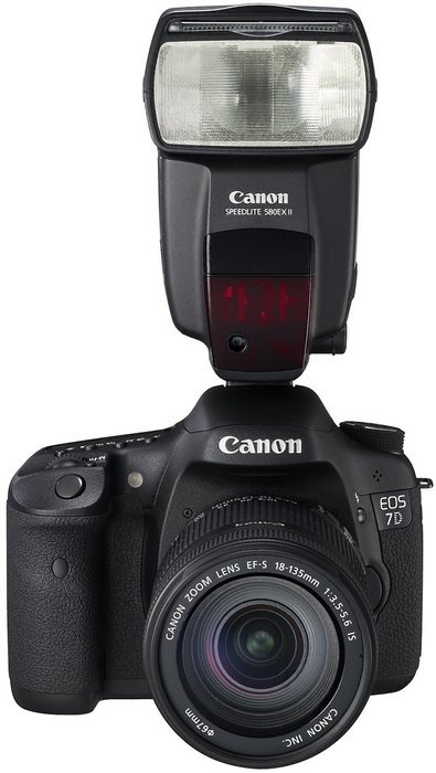 Canon EOS 7D 18 MP CMOS Digital SLR Camera with 28-135mm f/3.5-5.6 IS USM Lens (discontinued by manufacturer) N10