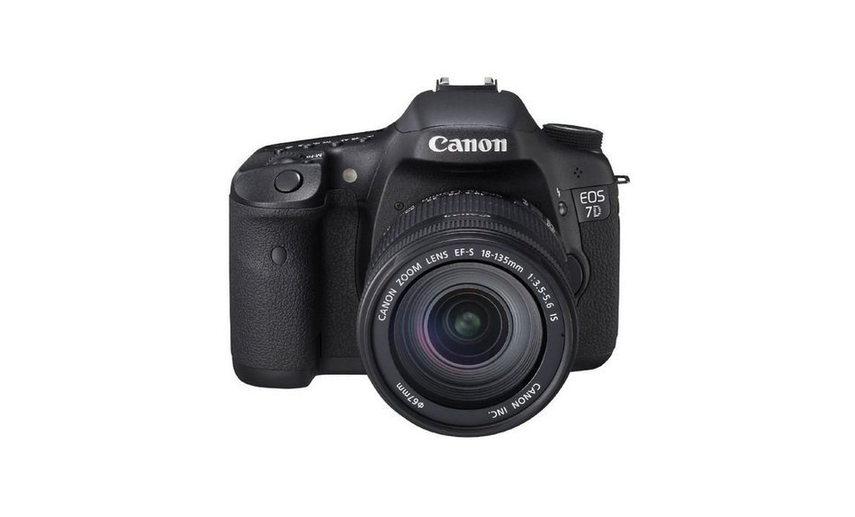 Canon EOS 7D 18 MP CMOS Digital SLR Camera with 28-135mm f/3.5-5.6 IS USM Lens (discontinued by manufacturer) N15