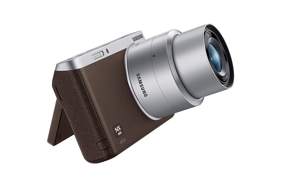 Samsung NX Mini 20.5MP CMOS Smart WiFi & NFC Mirrorless Digital Camera with 9-27mm Lens and 3" Flip Up LCD Touch... N79