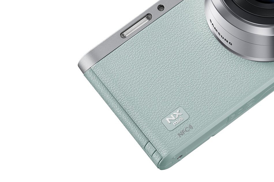 Samsung NX Mini 20.5MP CMOS Smart WiFi & NFC Mirrorless Digital Camera with 9-27mm Lens and 3" Flip Up LCD Touch... N87