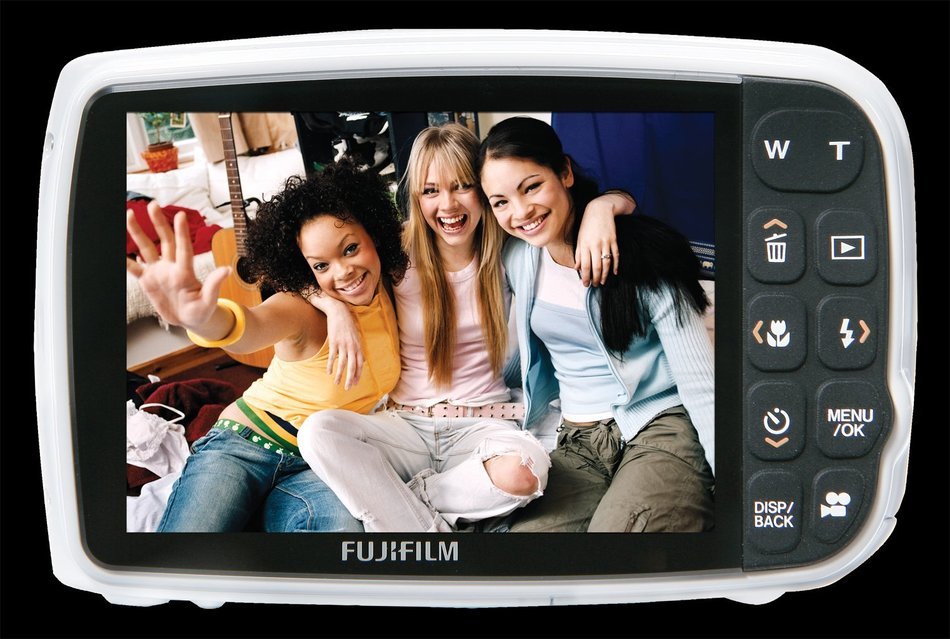 Fujifilm FinePix Z30 10 MP Digital Camera with 3x Optical Zoom and 2.7 inch LCD (Whirl White) N9