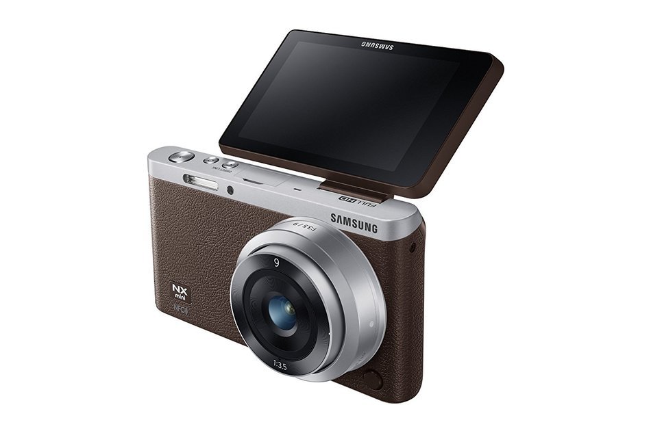 Samsung NX Mini 20.5MP CMOS Smart WiFi & NFC Mirrorless Digital Camera with 9-27mm Lens and 3" Flip Up LCD Touch... N142