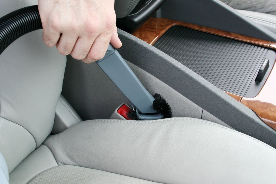 Carrand 94005AS AutoSpa Bagless Auto-Vac Hand-Held Vaccum N5
