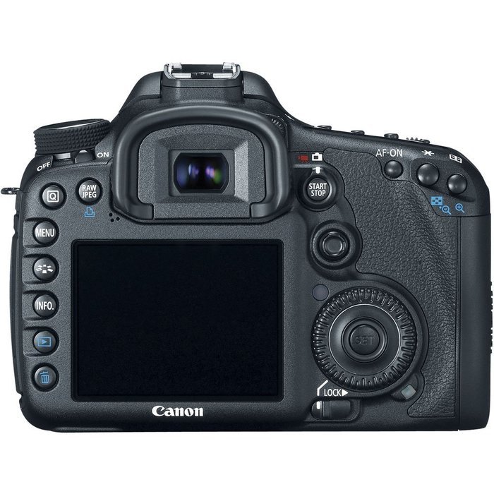 Canon EOS 7D 18 MP CMOS Digital SLR Camera with 28-135mm f/3.5-5.6 IS USM Lens (discontinued by manufacturer) N30
