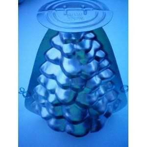 Wilton Vintage 3-D Christmas Tree Cake Pan/Mold 1979