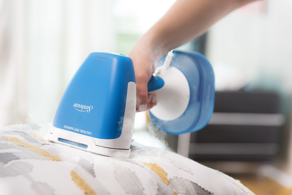 Sunbeam Hand Held Garment Steamer W/10' 360 Degree Swivel Cord for TangleFree Steaming, GCSBHS