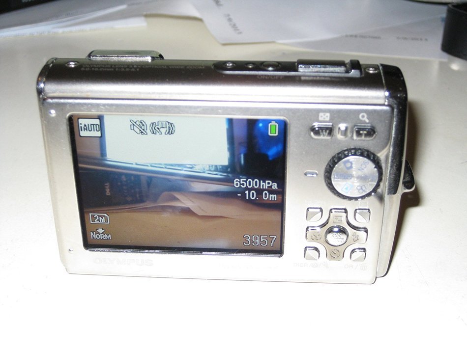 Olympus Stylus Tough 8000 12MP 2.7 LCD Digital Camera (Blue) N3
