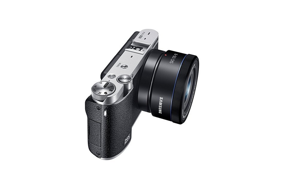Samsung NX3000 Wireless Smart 20.3MP Mirrorless Digital Camera with 16-50mm OIS Power Zoom Lens and Flash (Black) N19
