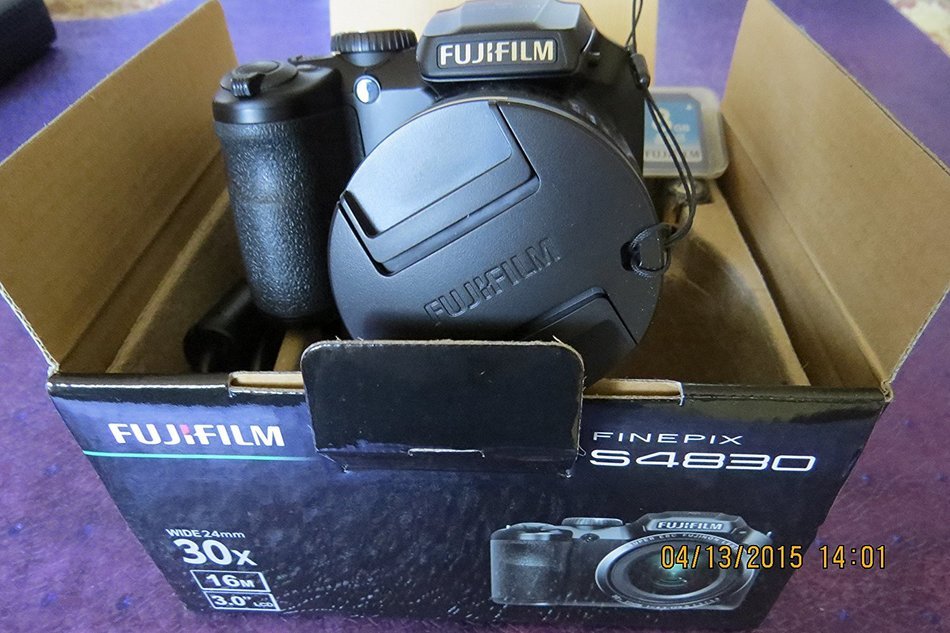 Fujifilm - FinePix S4830 16.0-Megapixel Digital Camera - Black (Bundle)