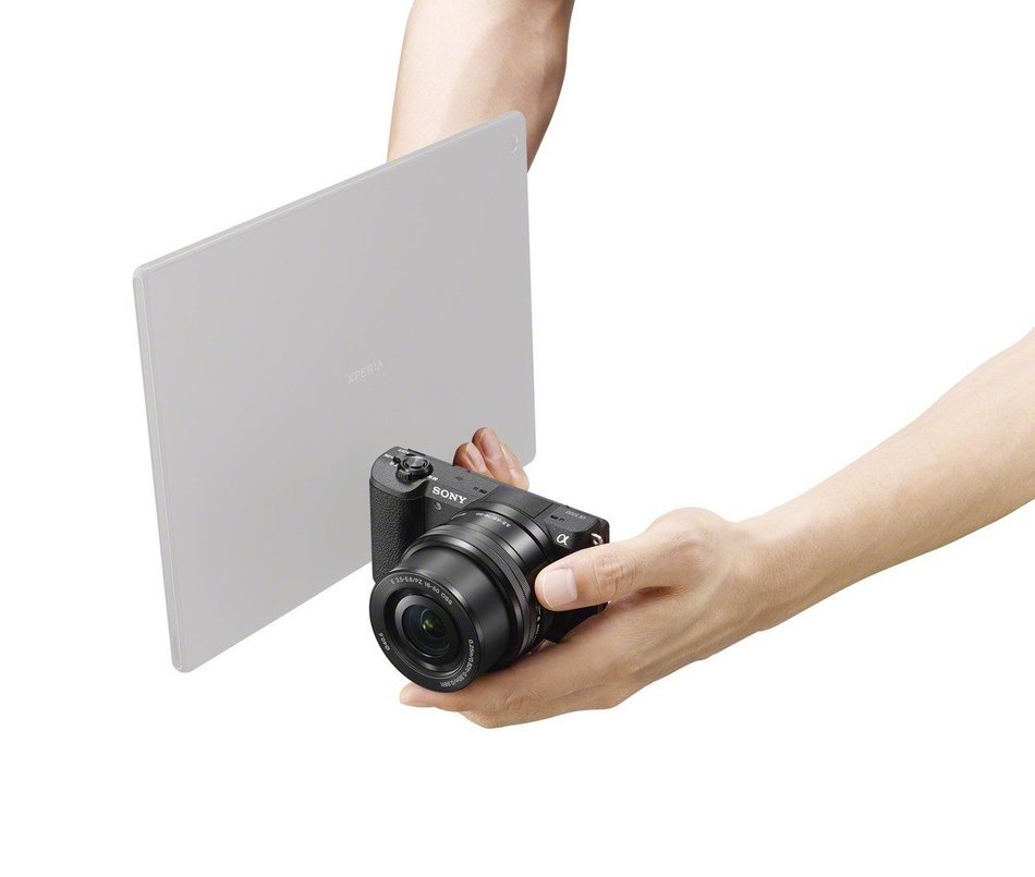 Sony a5100 16-50mm Mirrorless Digital Camera with 3-Inch Flip Up LCD (White) N23