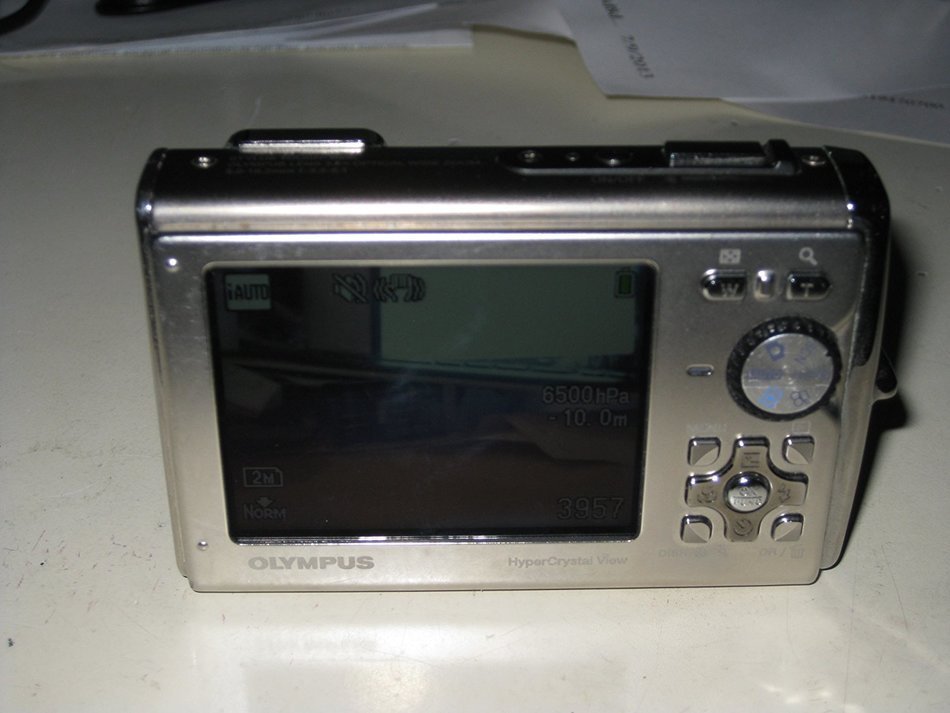 Olympus Stylus Tough 8000 12MP 2.7 LCD Digital Camera (Blue) N6
