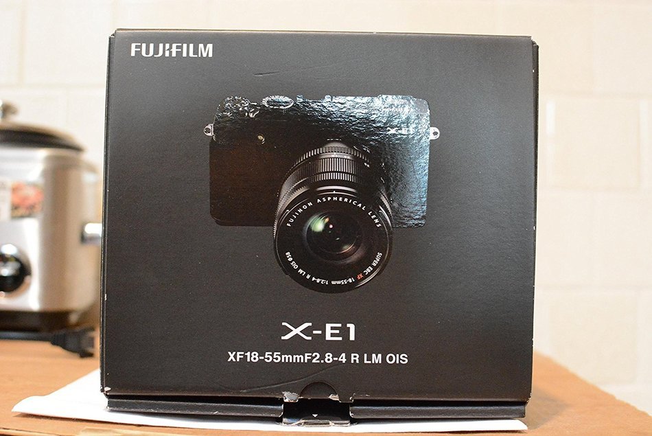 Fujifilm X-E1 16.3MP Compact System Digital Camera with 2.8-Inch LCD- Kit with 18-55mm Lens (Black) N6