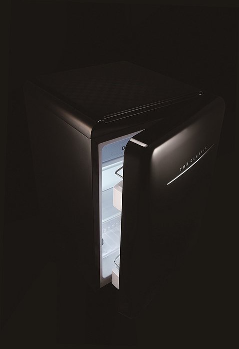 Daewoo Retro Compact Refrigerator 2.8 Cu Ft, Piano Black N5