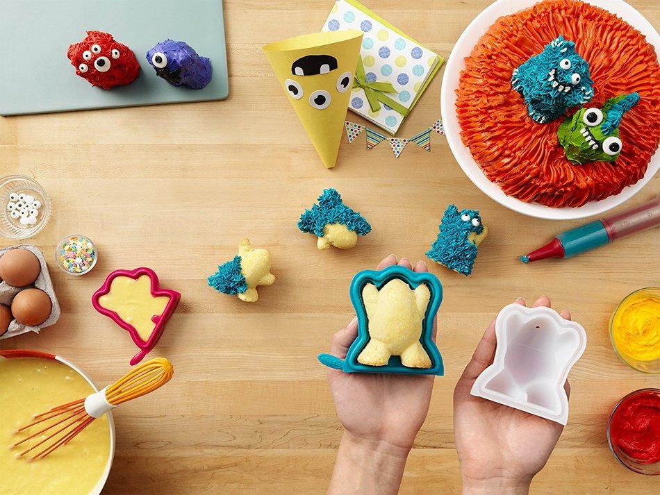 Chef'n Cake Creature and Pastry Pen 3-D Cake Shape Baking Set