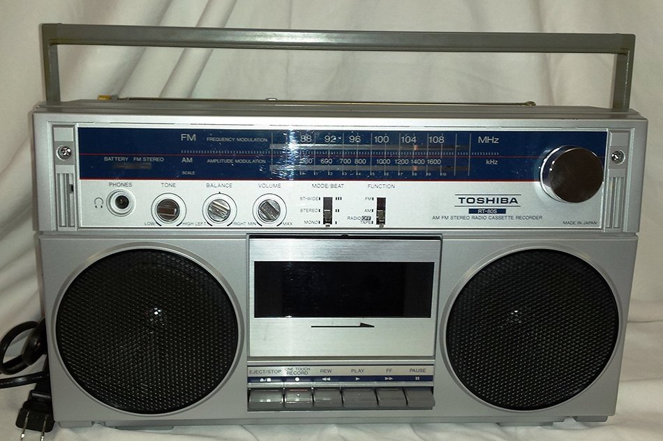 TOSHIBA BOOM BOX-GETTO BLASTER AM/FM RADIO CASSETTE PLAYER-RECORDER N2