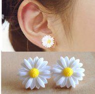 Fashion Womens Cute White Daisy Flower Stud Earrings Jewelry Gift New